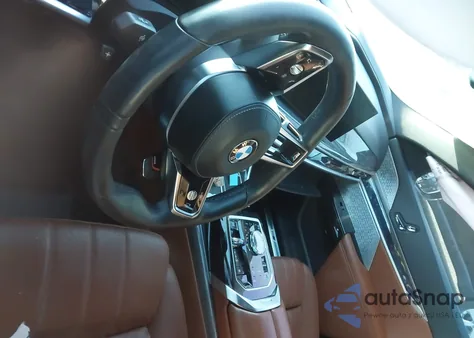 2024 BMW 740I xDrive z USA, uszkodzony, nr VIN WBA33EH01RCR10531